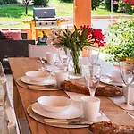 Dream 300m2 & Stunning 4000m2 Private Garden Villa *